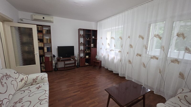 Pantelimon, Bd. Chisinau, Diham, Parcul National, semistradal