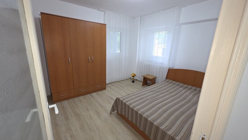 Pantelimon, Bd. Chisinau, Diham, Parcul National, semistradal